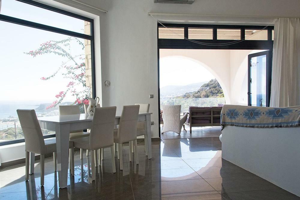 Evilia Luxury Villa Amoopi Exterior foto